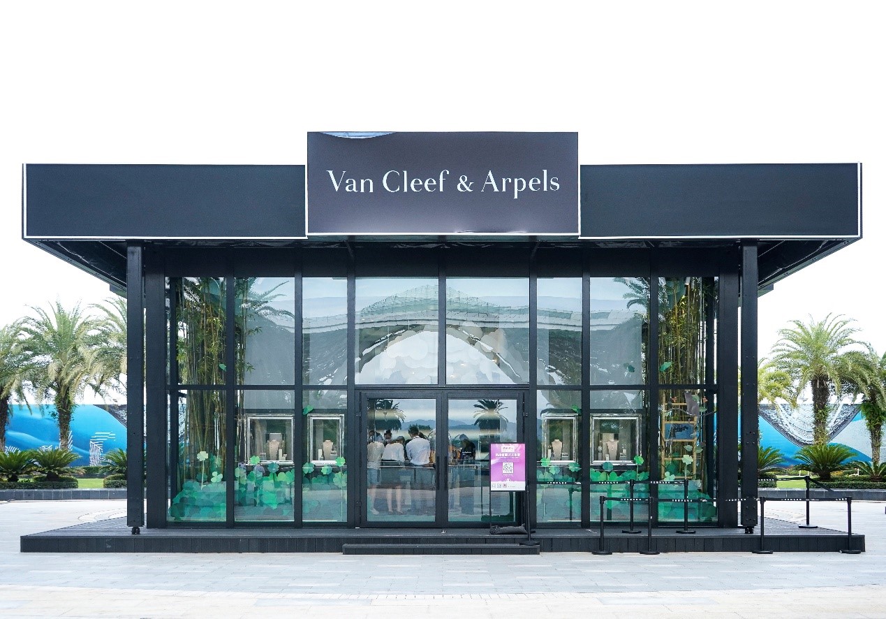 Van Cleef & Arpels’ Pop - Up Store Debuts in CDFG Sanya International Duty Free Shopping Complex